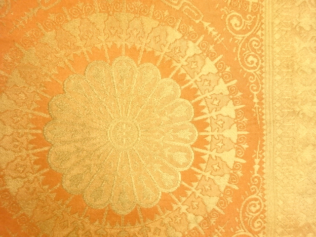  川島織物製　菊に抽象模様織出し丸帯